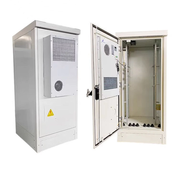 Explosion-proof and flame-retardant protective sleeve for optical cables